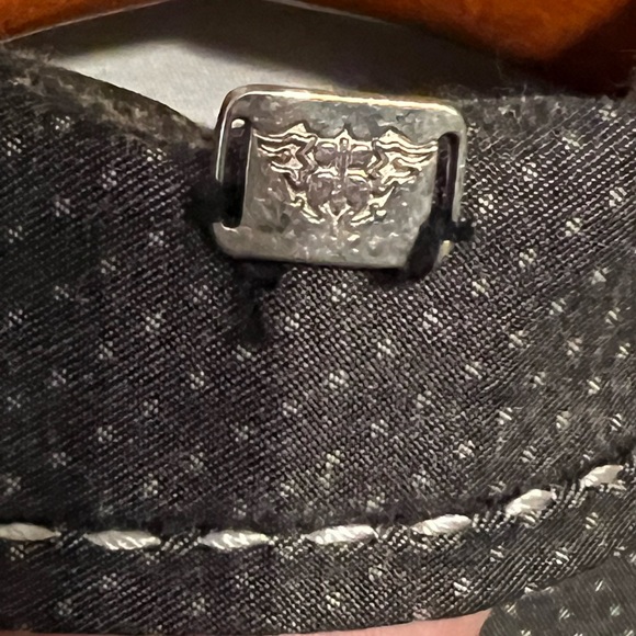 SOLD L $84.50 Signature ROAR from Buckle Gravity Shirt - Picture 6 of 14